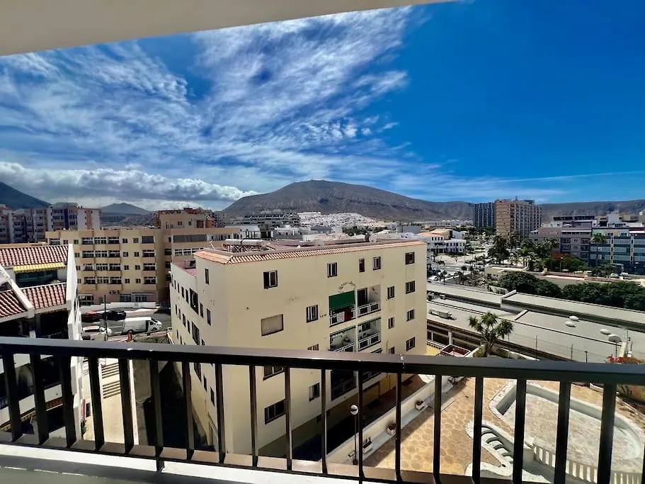 Apartmán Los Cristianos Oasis, Modern Beachside Duplex