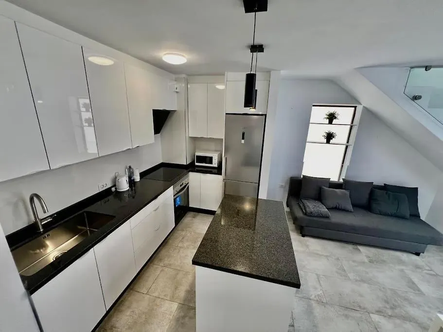 Apartment Los Cristianos Oasis, Modern Beachside Duplex