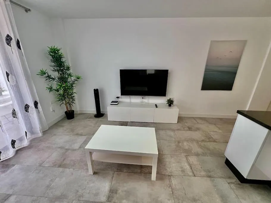 Los Cristianos Oasis, Modern Beachside Duplex Španělsko