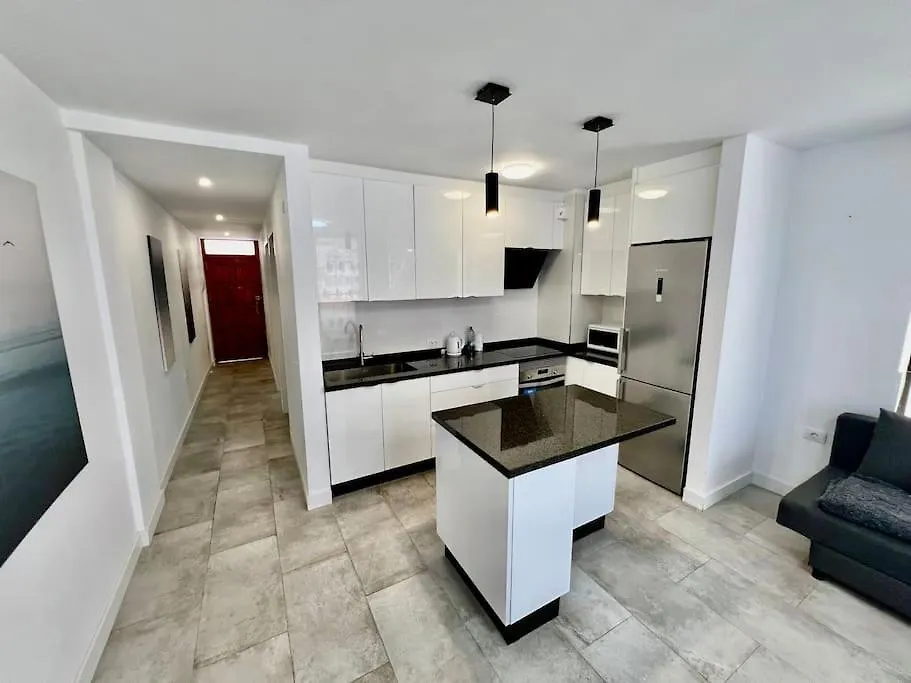 Apartment Los Cristianos Oasis, Modern Beachside Duplex