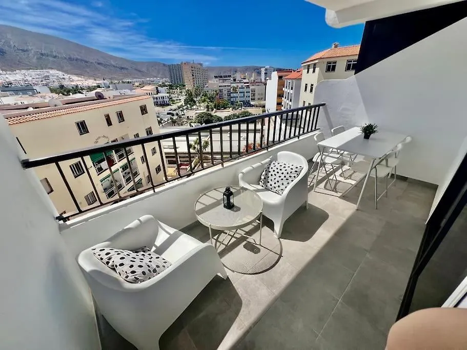 Los Cristianos Oasis, Modern Beachside Duplex 0*, Los Cristianos (Tenerife)
