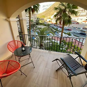 Castle Harbour Cristianos Beautiful With Pool View Appartement